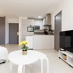 Les Pins Bleus Apartment *