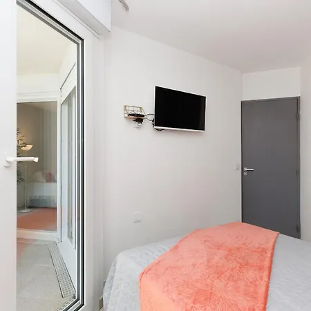 Les Pins Bleus * Antibes