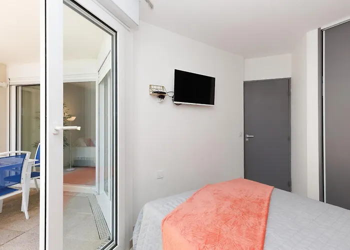 Les Pins Bleus * Antibes